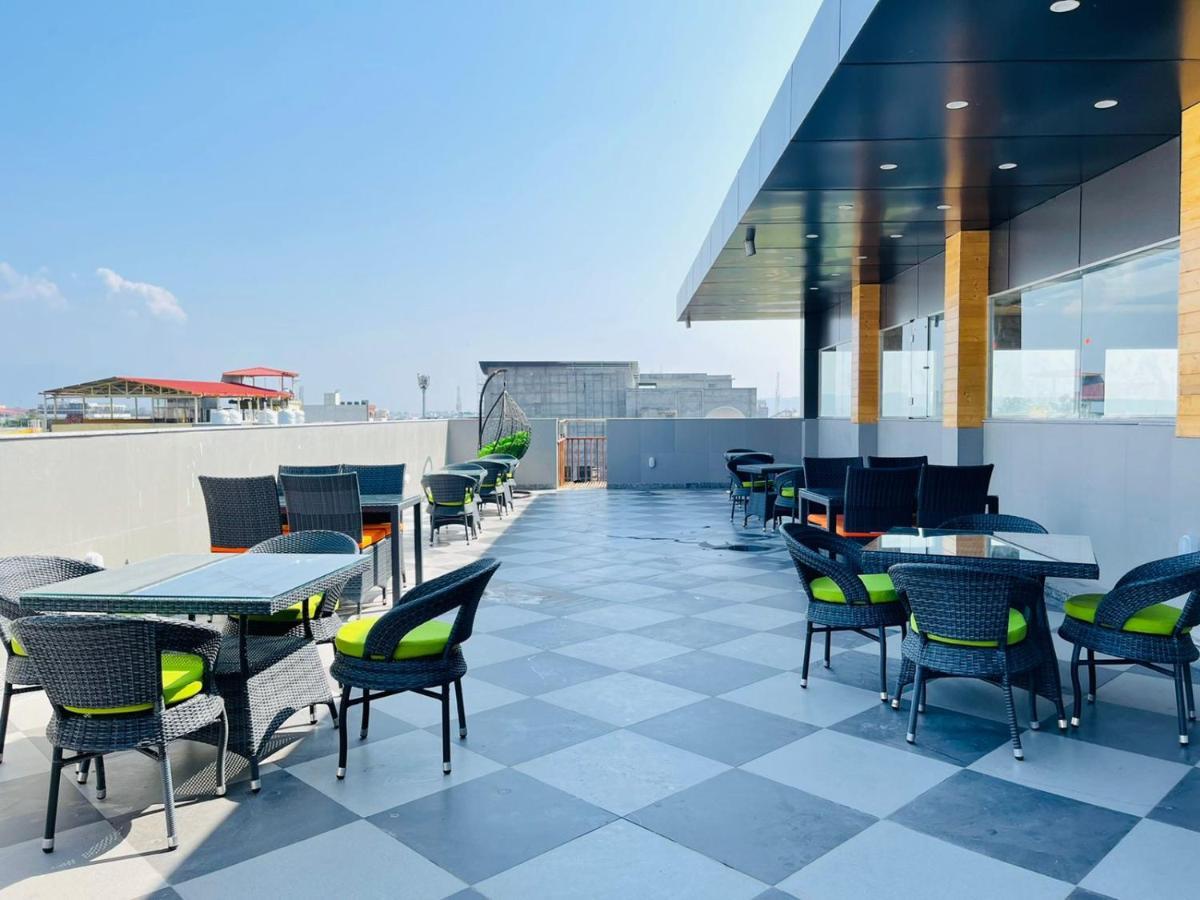 Zip By Spree Hotels Grand Legacy Prime Dehradun Bagian luar foto