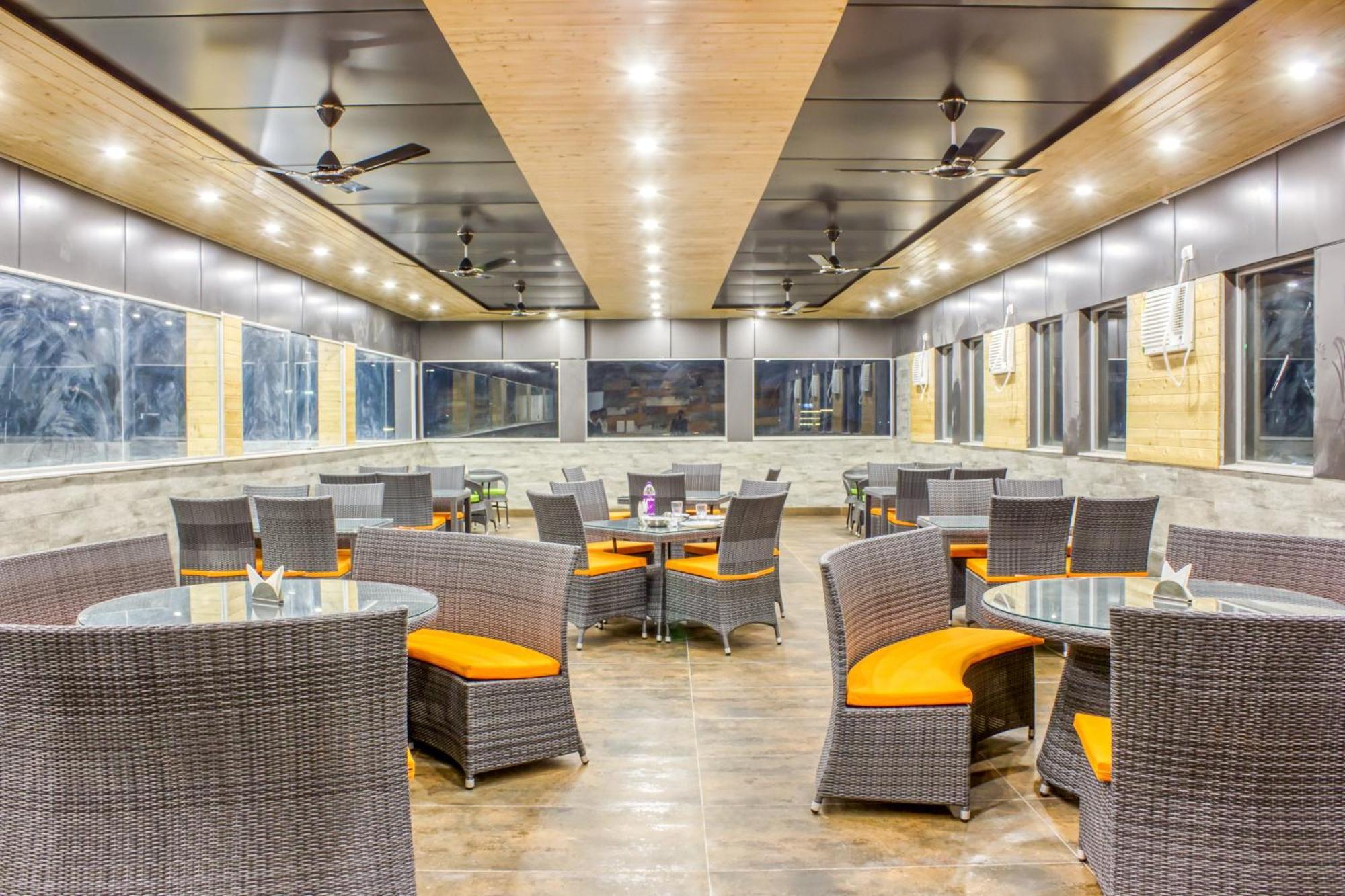 Zip By Spree Hotels Grand Legacy Prime Dehradun Bagian luar foto
