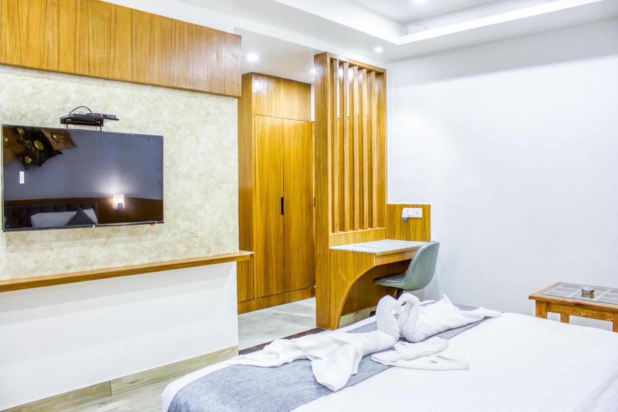 Zip By Spree Hotels Grand Legacy Prime Dehradun Bagian luar foto