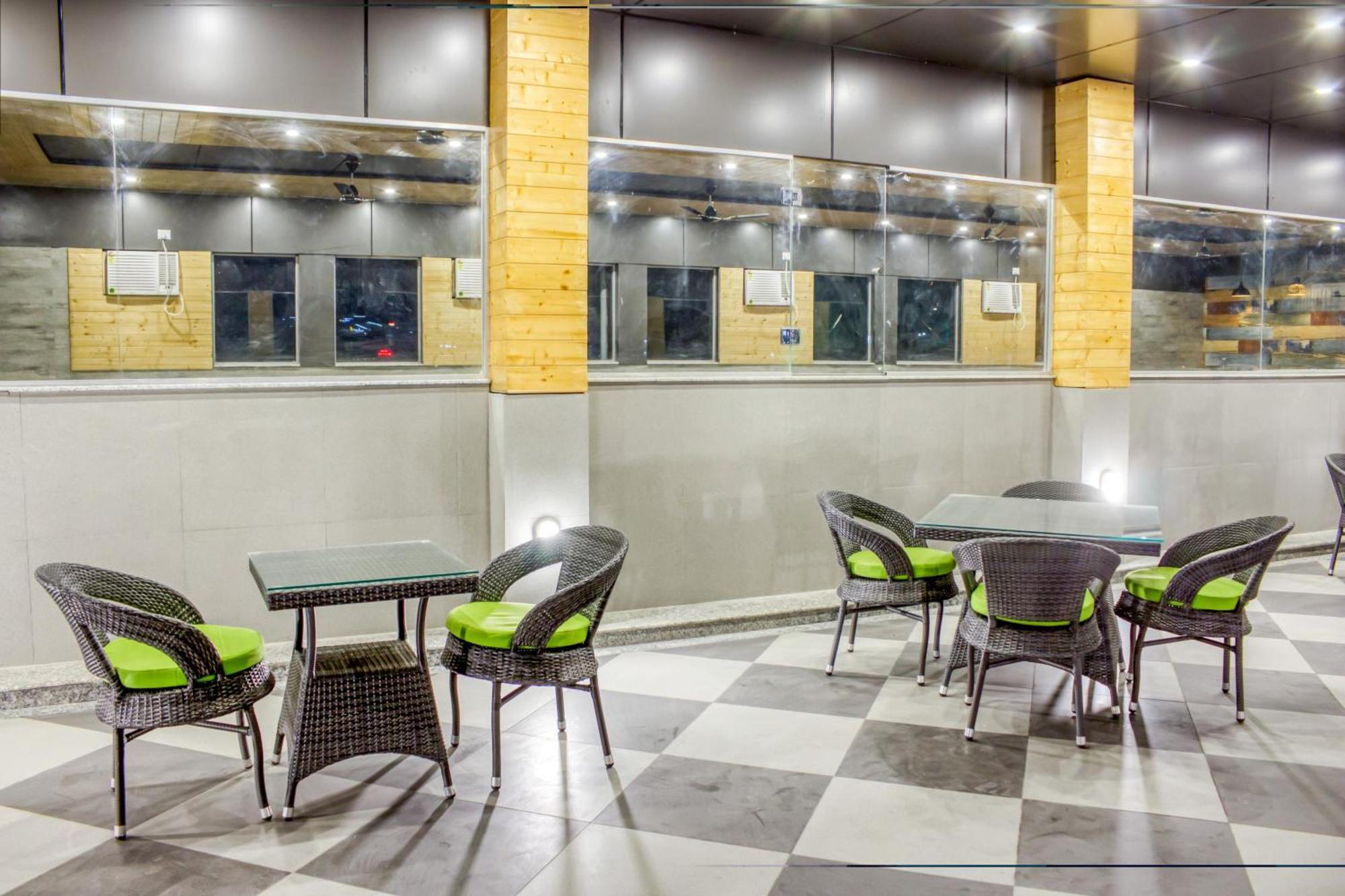 Zip By Spree Hotels Grand Legacy Prime Dehradun Bagian luar foto