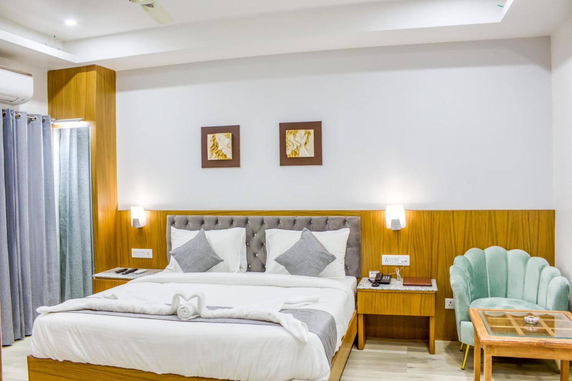 Zip By Spree Hotels Grand Legacy Prime Dehradun Bagian luar foto