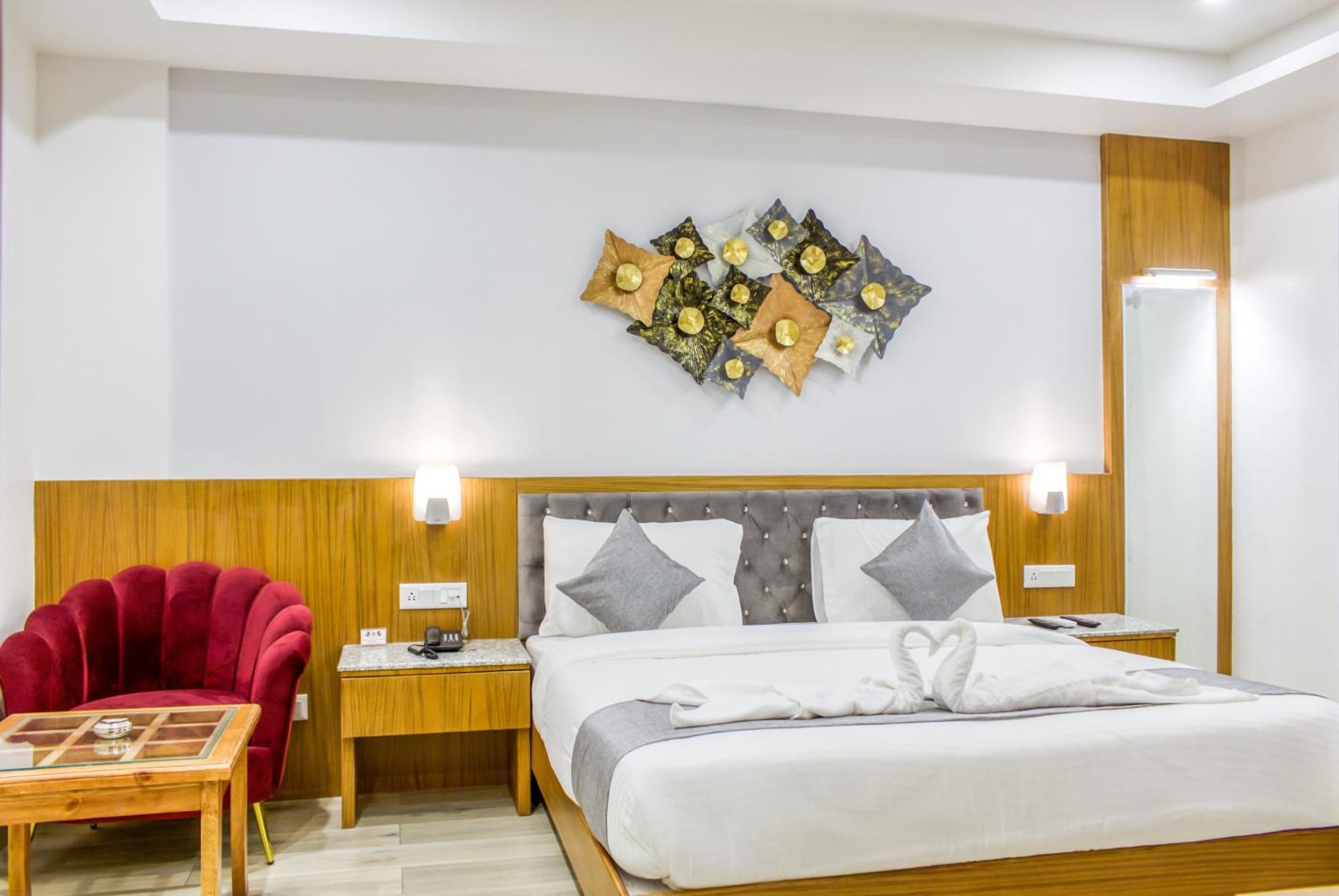 Zip By Spree Hotels Grand Legacy Prime Dehradun Bagian luar foto