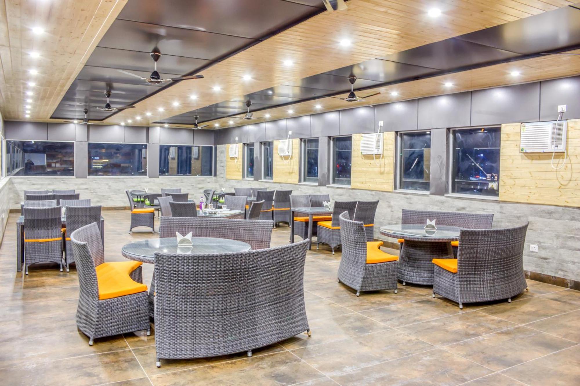 Zip By Spree Hotels Grand Legacy Prime Dehradun Bagian luar foto
